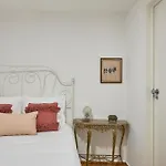 Idyllic Light-filled Alfama Apt, By Timecooler Apartament Lizbona