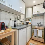 Idyllic Light-filled Alfama Apt, By Timecooler *