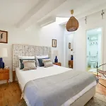 Idyllic Light-filled Alfama Apt, By Timecooler * Lizbona