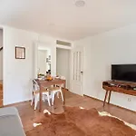 Idyllic Light-filled Alfama Apt, By Timecooler Apartament