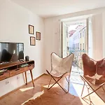 Idyllic Light-filled Alfama Apt, By Timecooler Apartament