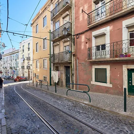 Idyllic Light-filled Alfama Apt, By Timecooler Apartament *