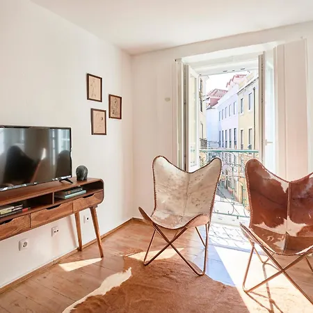 Idyllic Light-filled Alfama Apt, By Timecooler 公寓