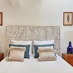 Idyllic Light-filled Alfama Apt, By Timecooler Διαμέρισμα