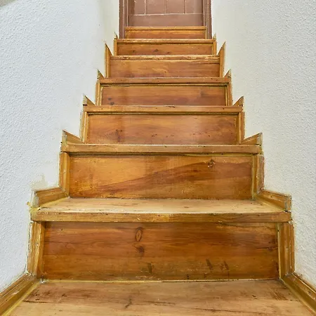 Idyllic Light-filled Alfama Apt, By Timecooler Lisboa