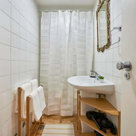 Daire Idyllic Light-filled Alfama Apt, By Timecooler *