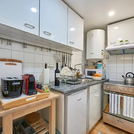 Idyllic Light-filled Alfama Apt, By Timecooler Daire