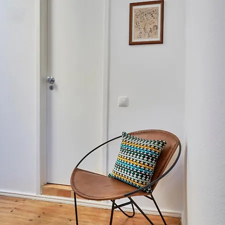Idyllic Light-filled Alfama Apt, By Timecooler شقة
