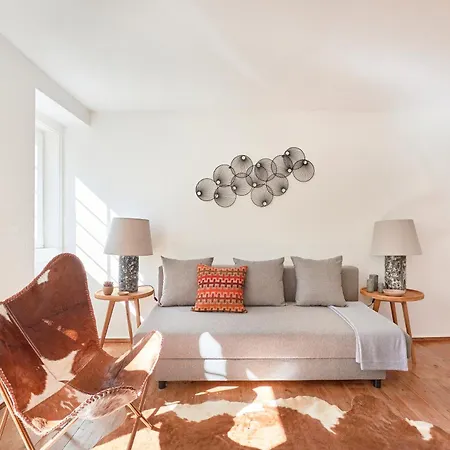 Idyllic Light-filled Alfama Apt, By Timecooler Daire