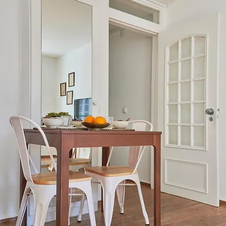 Idyllic Light-filled Alfama Apt, By Timecooler Daire Lisboa