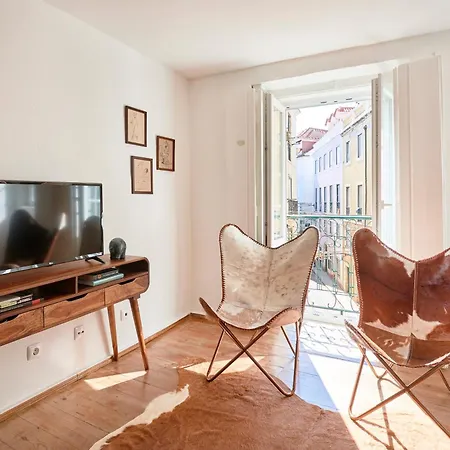 Idyllic Light-filled Alfama Apt, By Timecooler Apartamento