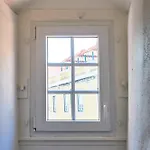 Idyllic Light-filled Alfama Apt, By Timecooler * Lisboa