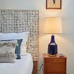 Idyllic Light-filled Alfama Apt, By Timecooler