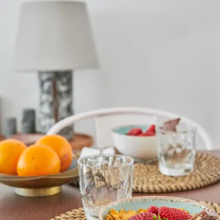 Idyllic Light-filled Alfama Apt, By Timecooler דירה ליסבון